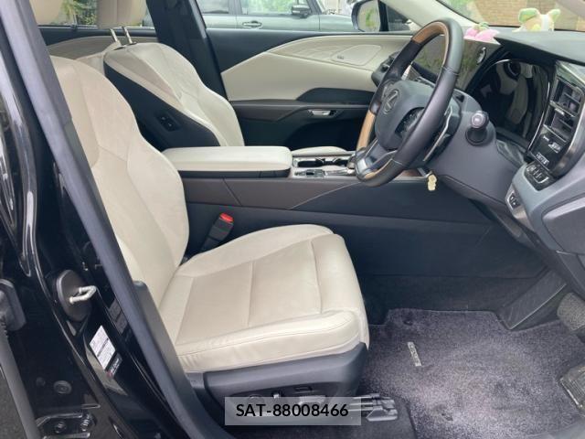 Lexus RX 2023-11 8743507-17