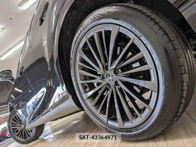 Lexus RX 2023-08 8796512-18
