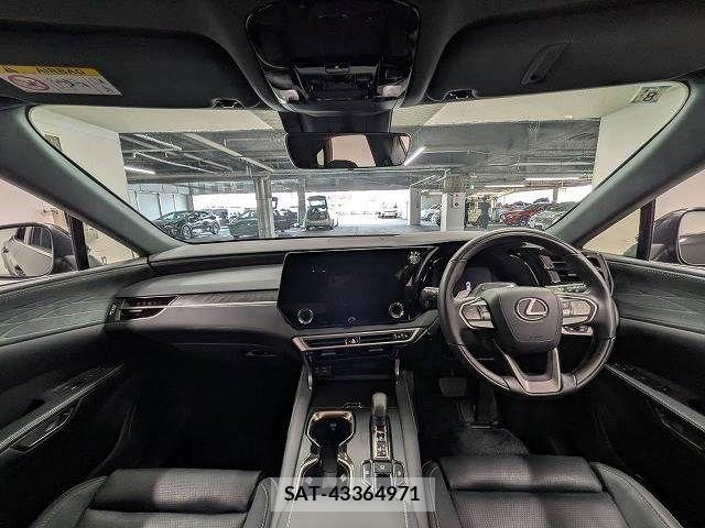 Lexus RX 2023-08 8796512-1