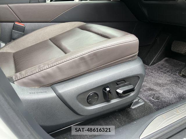 Lexus RX 2023-10 8830028-12