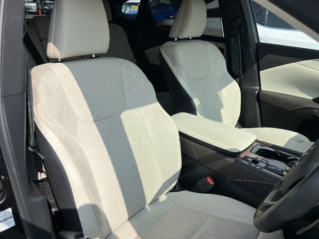 Lexus RX 2023-04 1179106-3