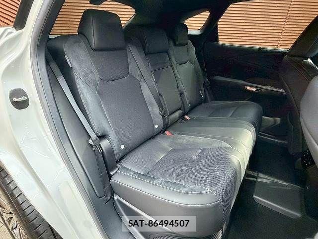 Lexus RX 2023-05 7358572-8