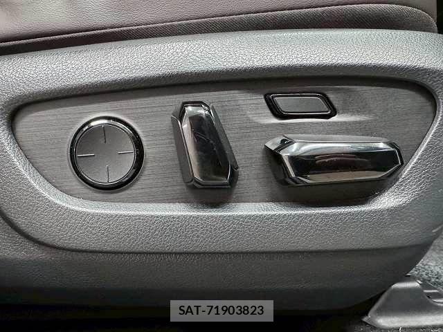 Lexus RX 2023-06 7358573-11