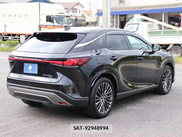 Lexus RX 2023-02 7617756-3