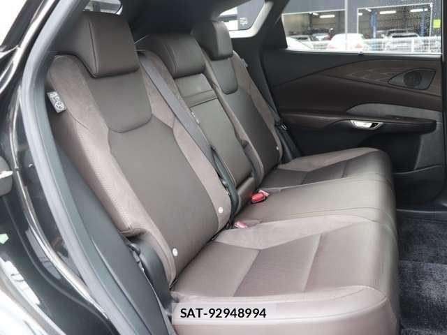 Lexus RX 2023-02 7617756-40