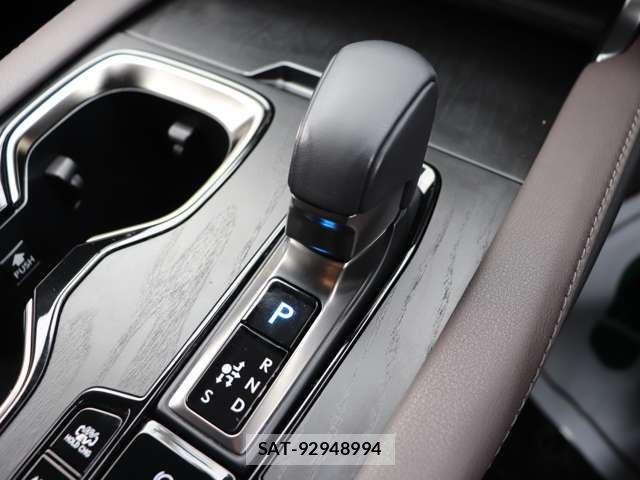Lexus RX 2023-02 7617756-46