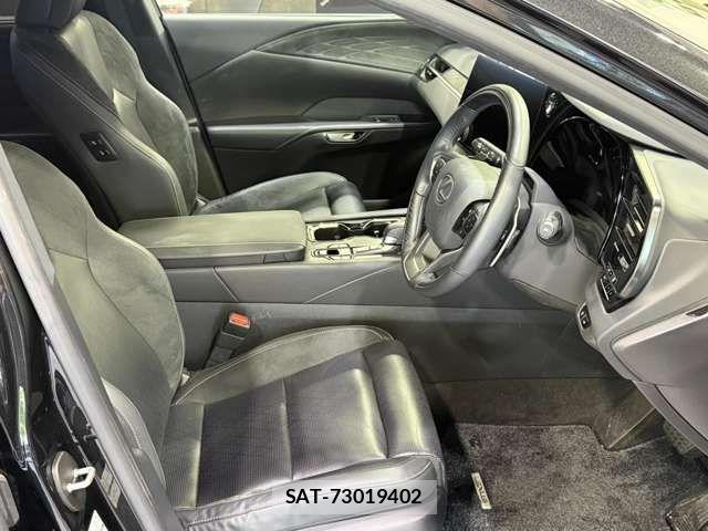 Lexus RX 2023-06 7877463-6