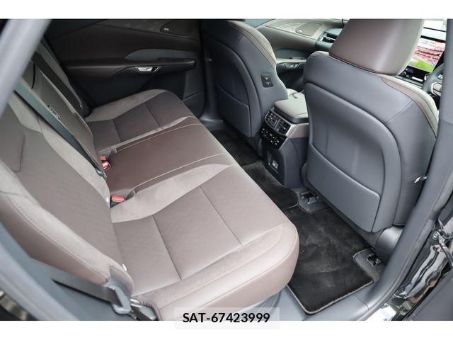 Lexus RX 2023-12 7902883-10