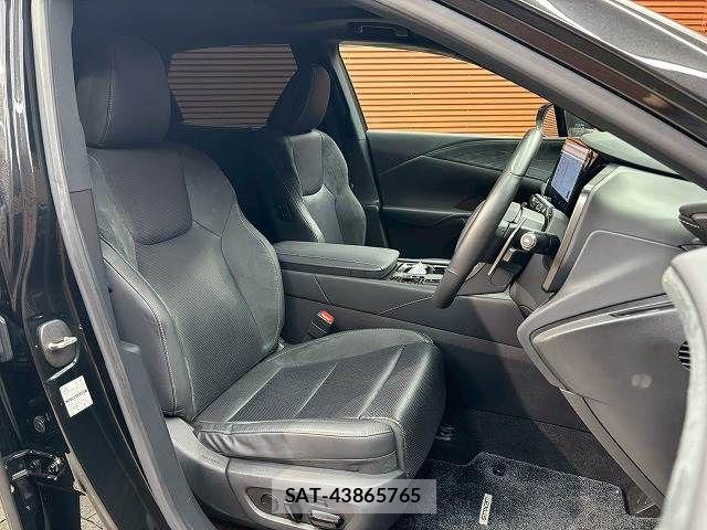 Lexus RX 2023-08 7962472-10