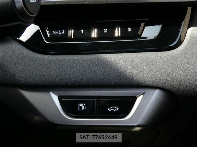 Lexus RX 2023-05 8074409-17