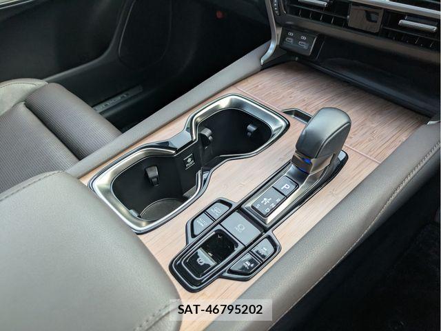 Lexus RX 2023-07 8131064-24