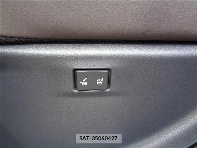 Lexus RX 2023-05 8366794-12