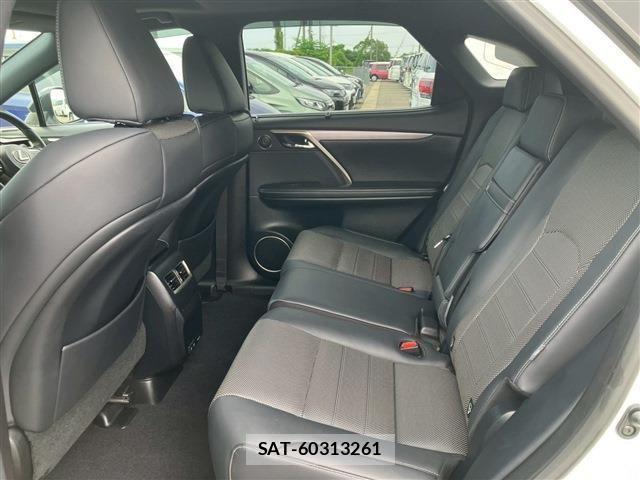 Lexus RX 2022-07 1222497-15