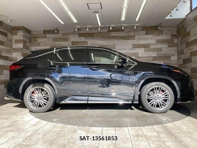 Lexus RX 2018-01 3066469-16