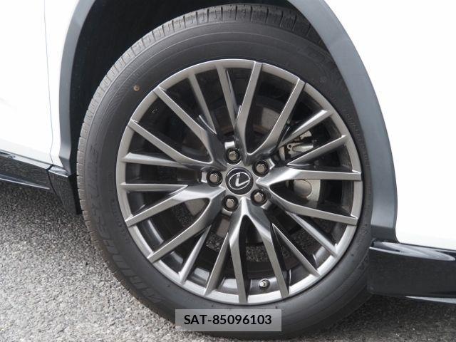 Lexus RX 2022-08 4755119-11