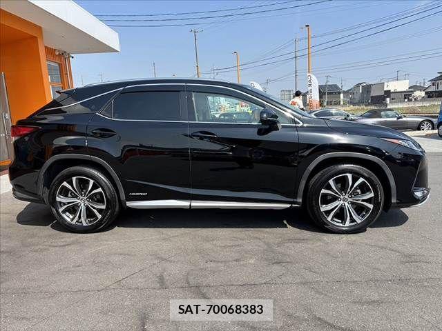 Lexus RX 2020-11 6011909-10