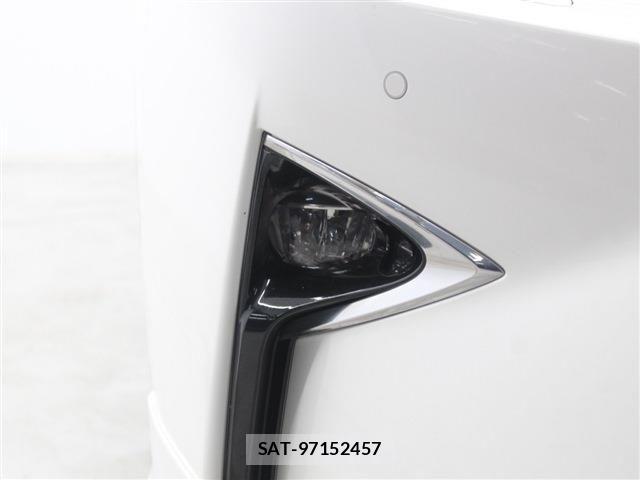 Lexus RX 2017-03 6011910-12