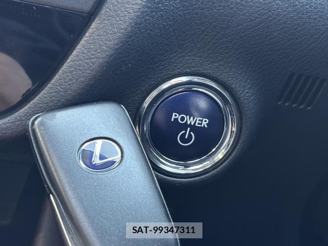 Lexus RX 2016-02 6672319-12