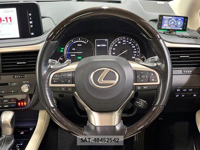 Lexus RX 2021-05 6815750-11