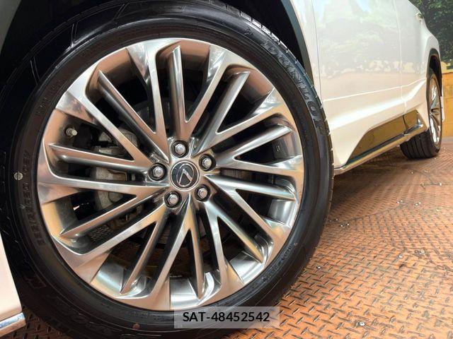 Lexus RX 2021-05 6815750-13