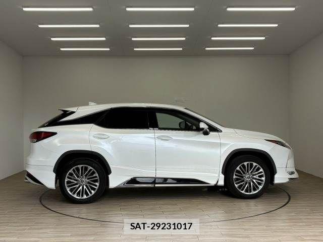 Lexus RX 2021-07 6815753-16