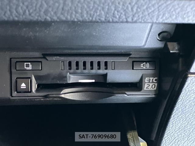 Lexus RX 2018-04 6907852-17