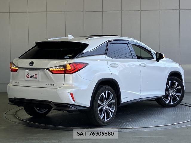 Lexus RX 2018-04 6907852-26