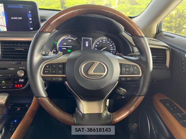 Lexus RX 2021-03 7221135-10