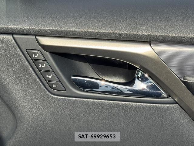 Lexus RX 2018-03 7251369-26