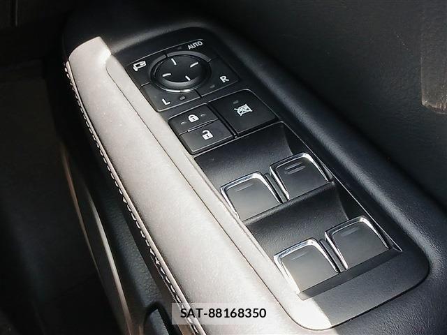 Lexus RX 2018-12 7509071-27