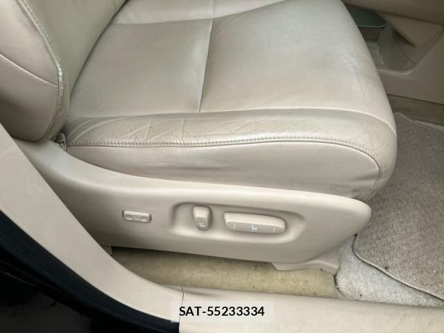 Lexus RX 2009-11 7617740-14