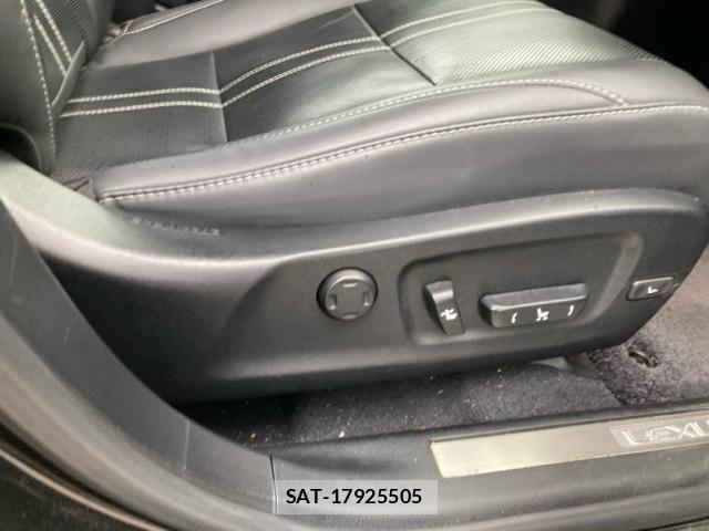 Lexus RX 2021-07 7725205-12
