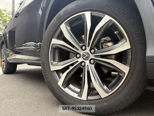 Lexus RX 2021-06 7962462-12