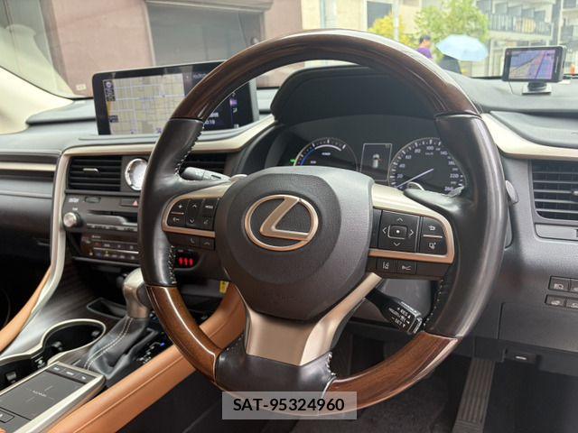 Lexus RX 2021-06 7962462-15