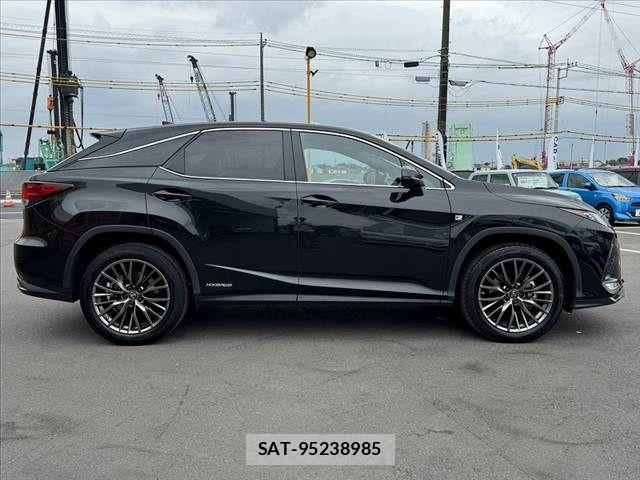 Lexus RX 2021-10 8036486-11