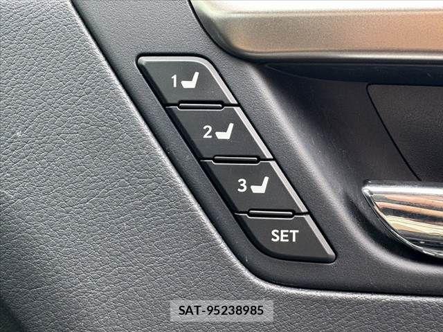 Lexus RX 2021-10 8036486-25