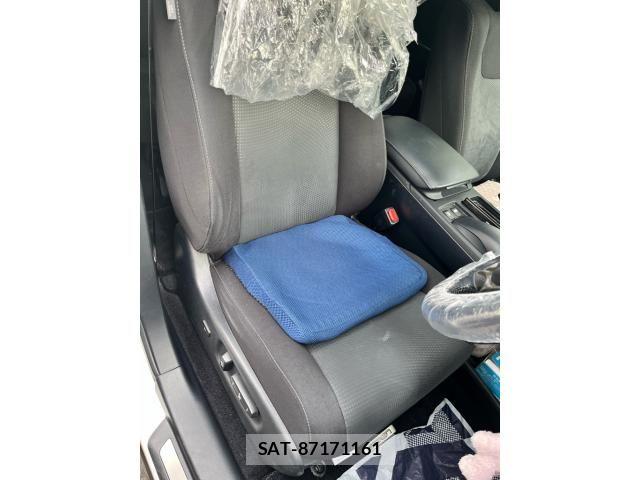 Lexus RX 2015-09 8208460-9