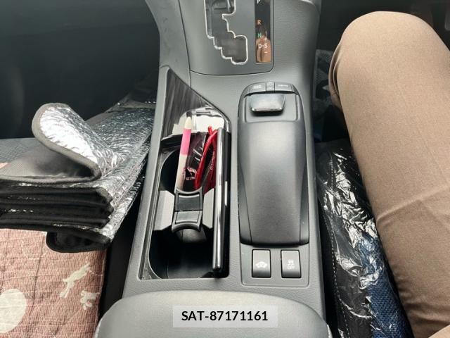 Lexus RX 2015-09 8208460-24