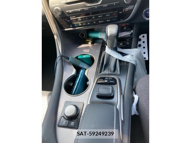 Lexus RX 2019-06 8230641-16