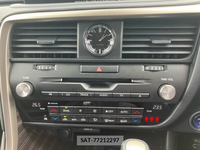 Lexus RX 2021-04 8366786-21