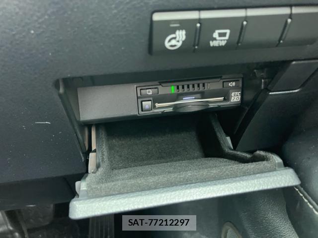 Lexus RX 2021-04 8366786-27