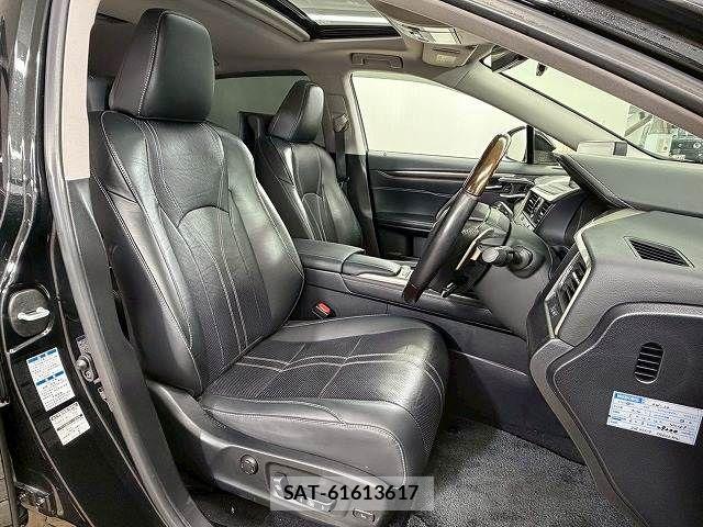 Lexus RX 2021-03 2318385-4