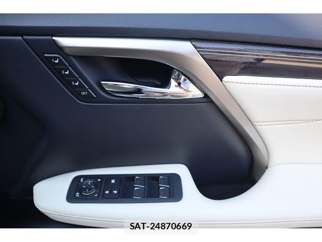 Lexus RX 2021-01 6011922-18