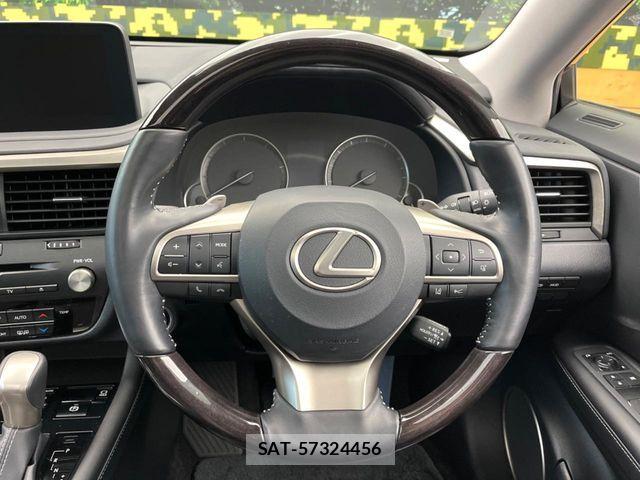 Lexus RX 2021-03 6815759-10