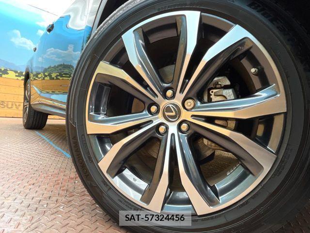 Lexus RX 2021-03 6815759-11