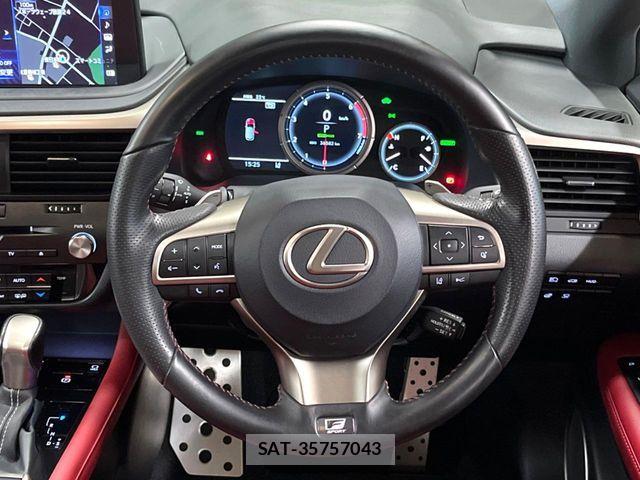 Lexus RX 2019-10 6815757-10