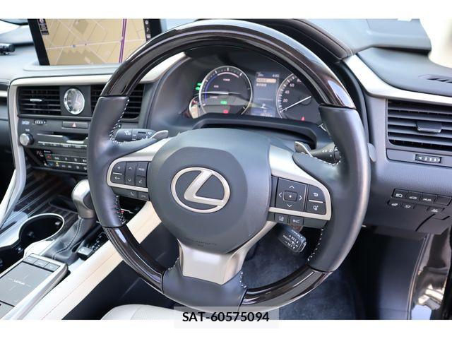 Lexus RX 2021-06 7221155-12