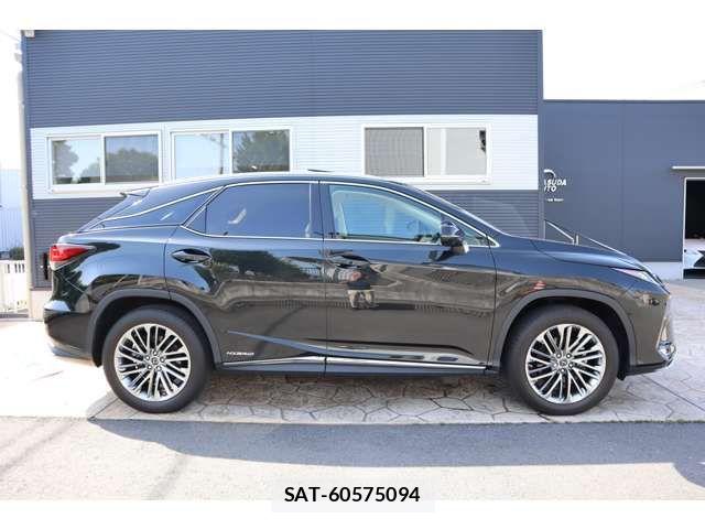 Lexus RX 2021-06 7221155-3