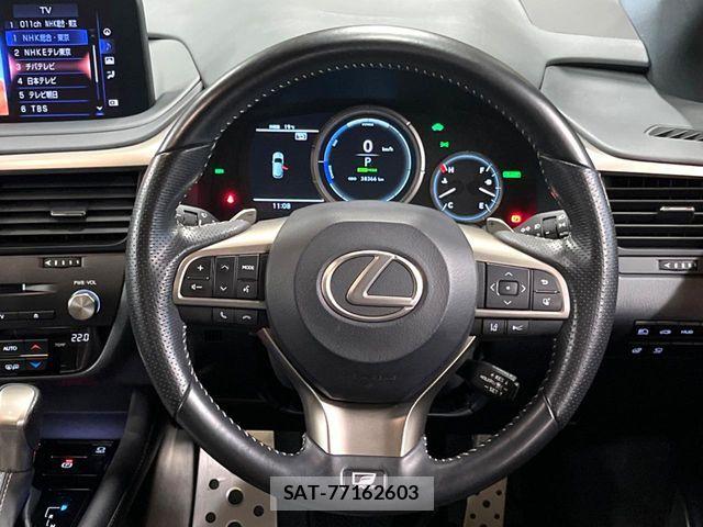 Lexus RX 2020-01 7501332-10