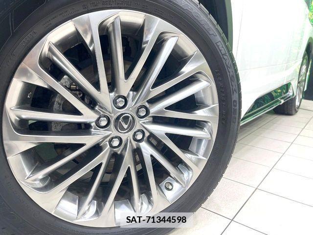 Lexus RX 2019-09 7786659-12